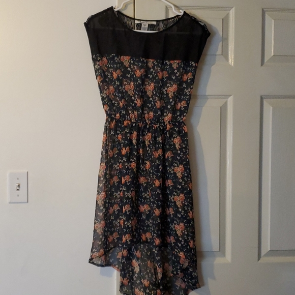 Dress - Picture 1 of 1